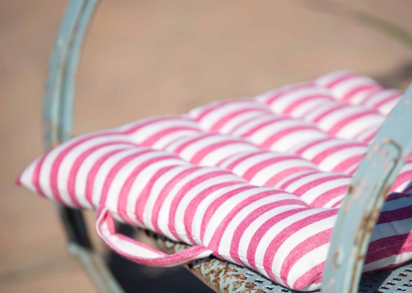 2 er Set Sitzkissen gestreift PINK Garten Stuhlkissen Kissen 38x38 cm mit Tragegriff