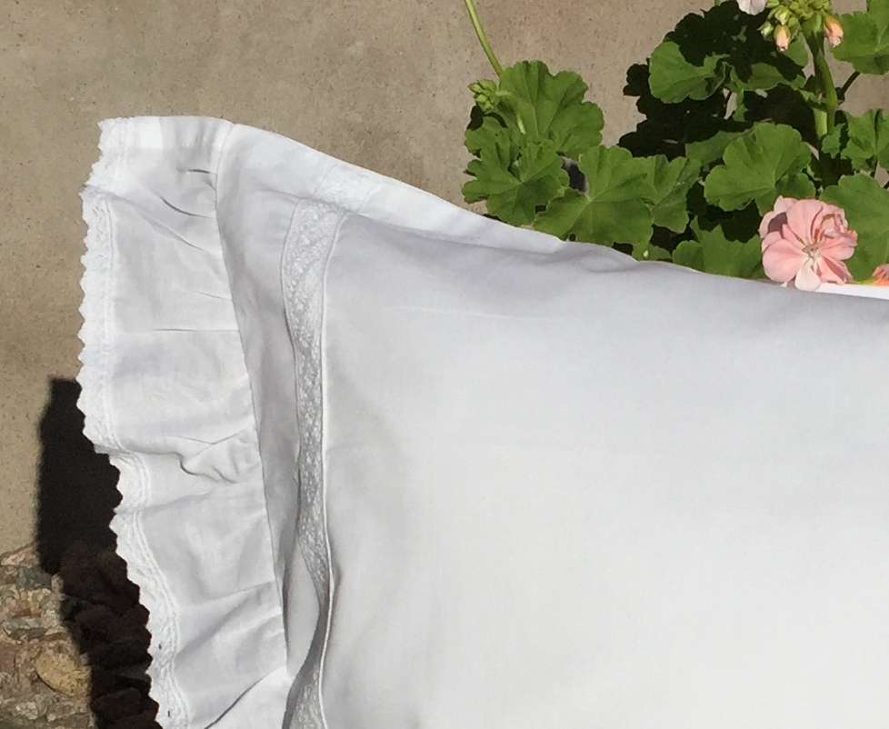 LillaBelle Bettwäsche Set Weiß SPITZE 150x210 Kissen 50x60 cm Baumwolle Rüsche | Bettwäsche | Textilien