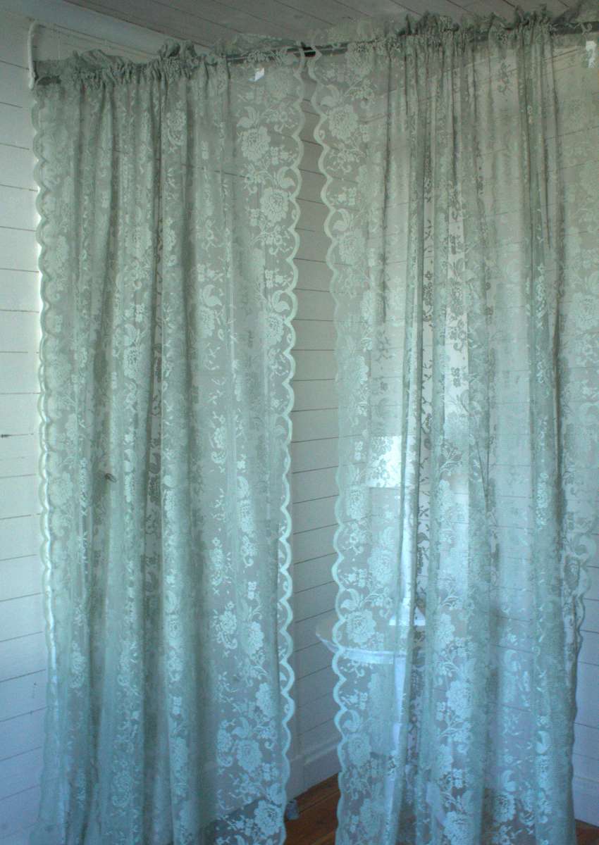 Vorhang MERLE hell GRÜN Spitzen Gardine Rosen 120x240 cm 2 Stück