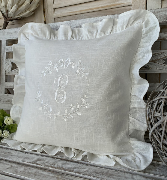 Kissenbezug EMILIA OFFWHITE 45x45 cm Baumwolle Bestickt Volant Rüsche Monogramm