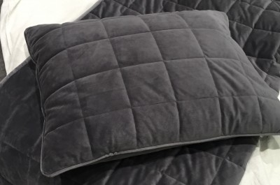 B-Ware Kissenbezug VELOUR GRAU 50x60 Kuschel Steppkissen Polyester B-Ware Kissenbezug VELOUR GRAU 50x60 Kuschel Steppkissen Polyester