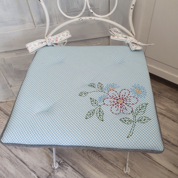 Stuhlkissen KERRY 40x40 cm Blau Weiß Rot Karo Bestickt Baumwolle Polyester
