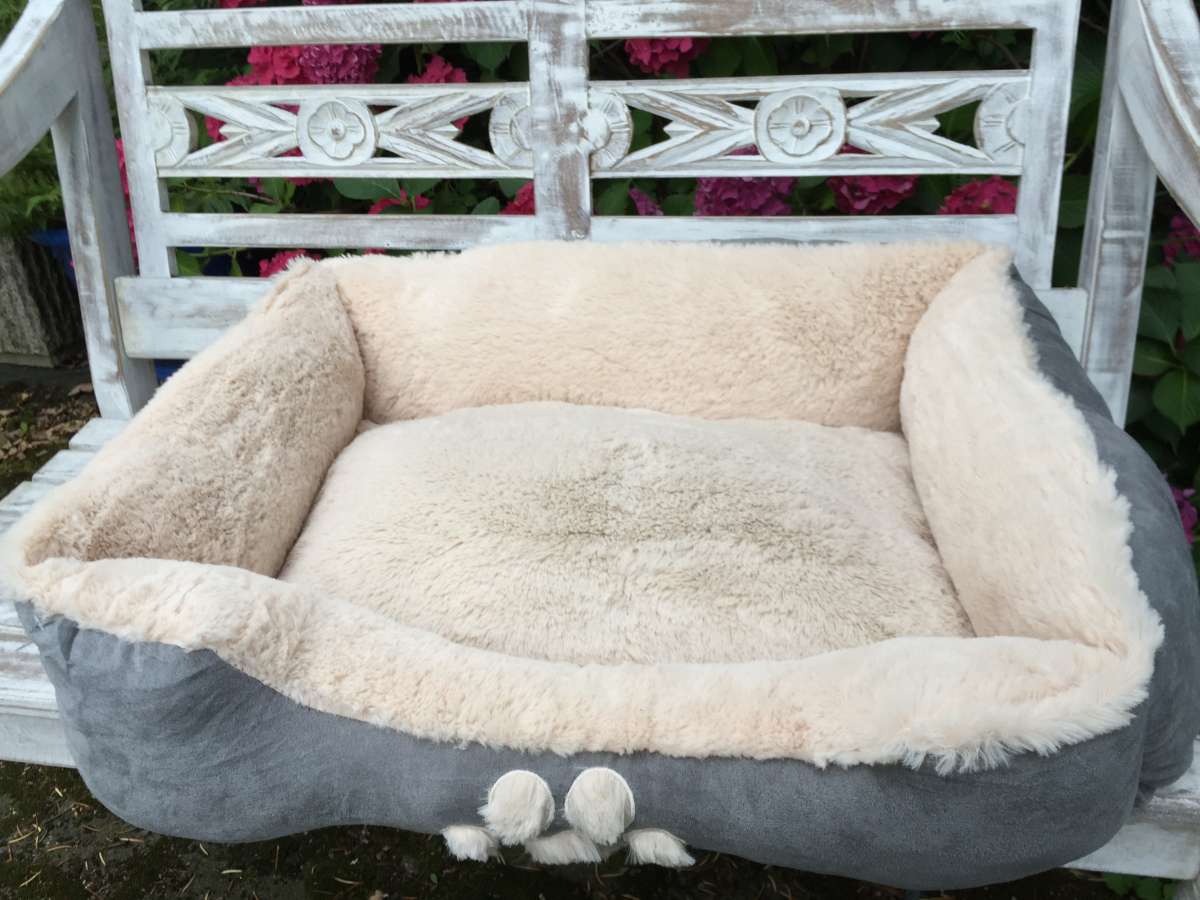 Tierkissen eckig Hundebett Katzenkissen Anti Rutsch grau natur flauschig |  FELLNASEN - Freunde auf 4 Pfoten | Dekoration | Zauberhafter Landhausstil