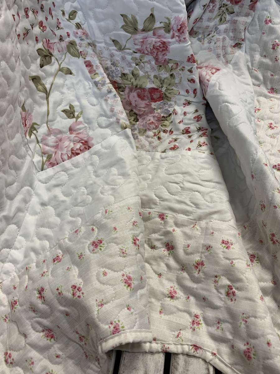 Tagesdecke Flower ROSE 180x260 cm Weiß Rosa Creme Einzelbett Steppdecke Sofaüberwurf Landha | Tagesdecken & Sofaüberwürfe | Decken