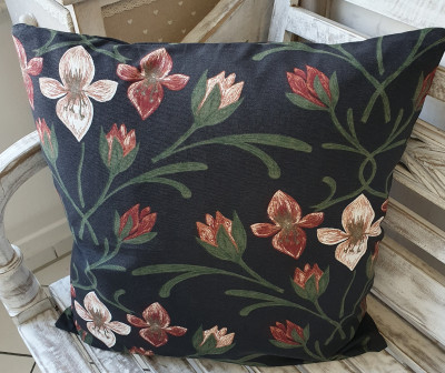 Kissenbezug JULIA Schwarz Blumen 48 x 48 cm Baumwolle Landhaus Kissenbezug JULIA Schwarz Blumen 48 x 48 cm Baumwolle Landhaus