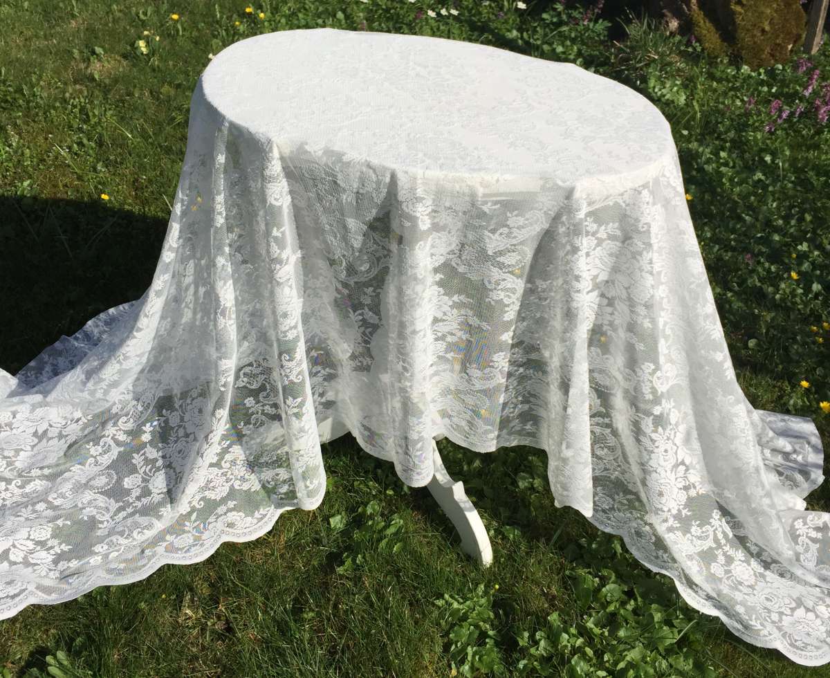 Mitteldecke 83x83 Cm Im Landhausstil – Spitzentischdecke Für Esstisch Oder Fernsehschrank, Staubdicht, Dekorativ