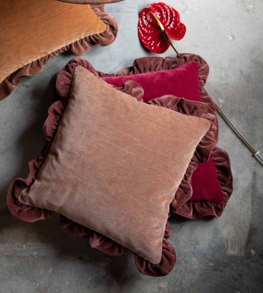 Luxus Samtkissen mit Wellen-Rüschen – Edles Deko-Kissen in Rose &amp; Weinrot