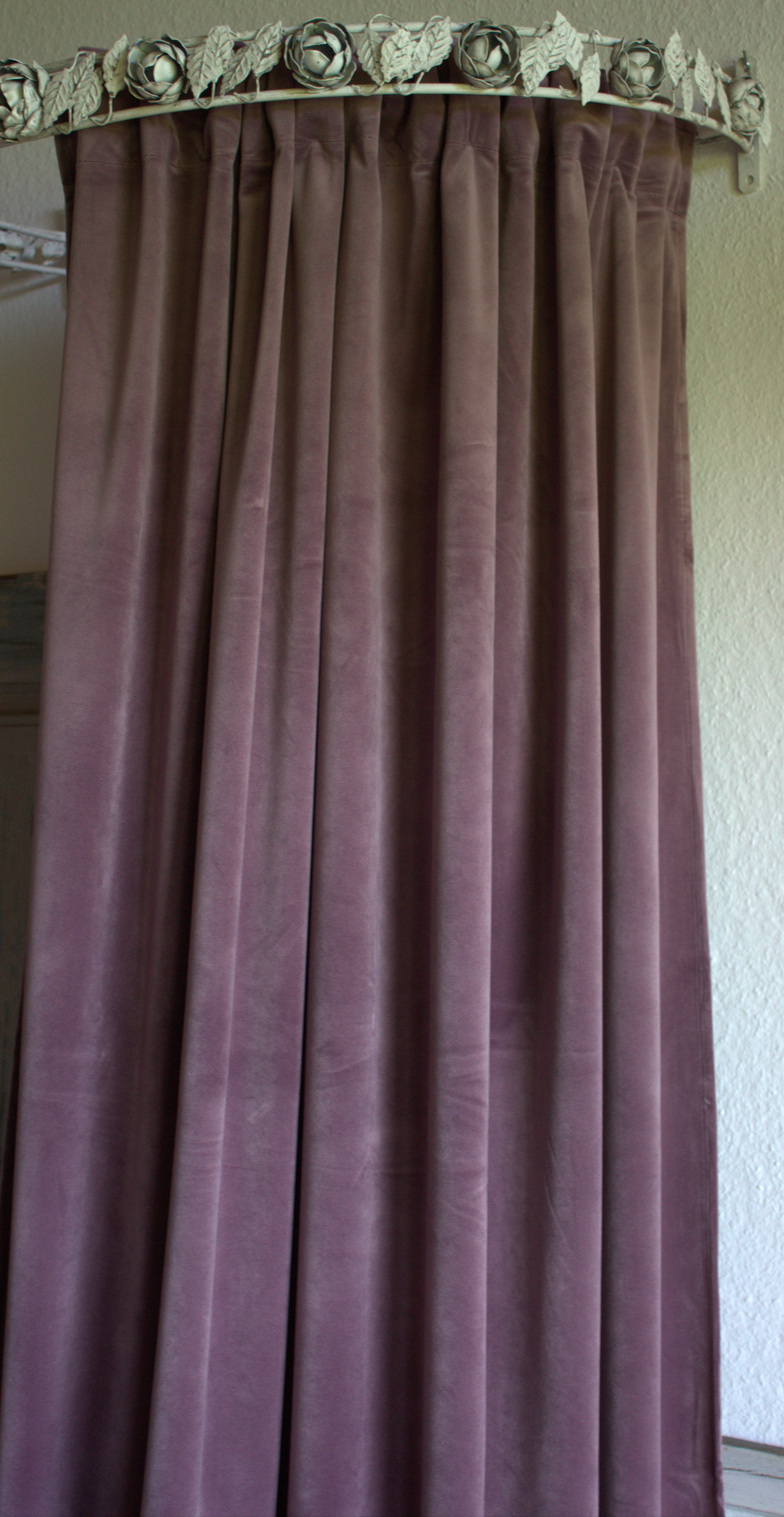 Vorhang GABRIELLA Samt FLIEDER 140x280 cm 2 Stück Polyester Blickdicht |  Neu | Zauberhafter Landhausstil