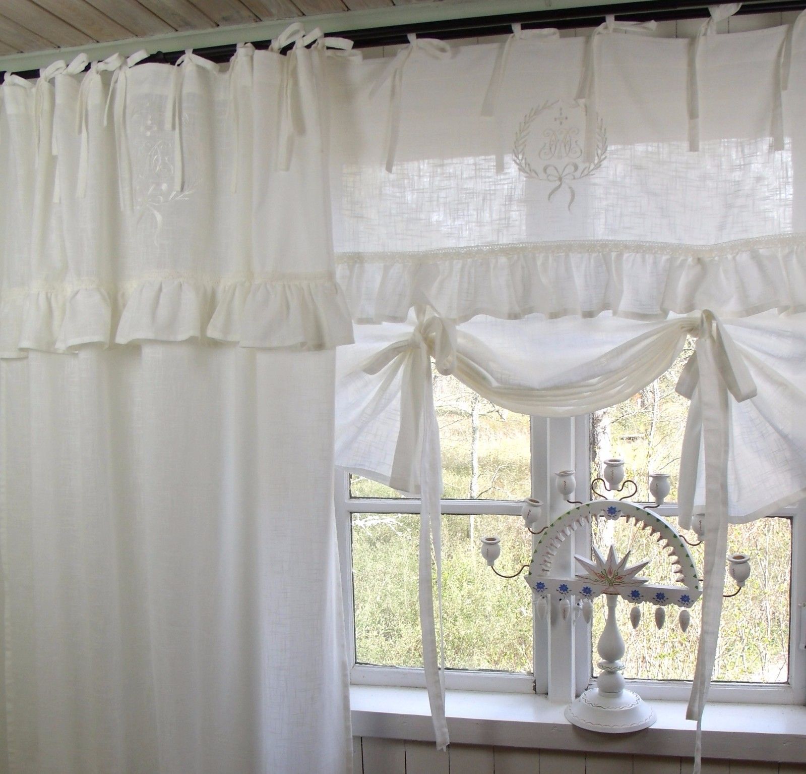 Raff Gardine LARA Hell Grau 120x120 cm Volant bestickt Spitze Shabby Vintage Raff Gardine LARA Hell Grau 120x120 cm Volant bestickt Spitze Shabby Vintage